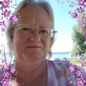 Meet your Posher, Debbie